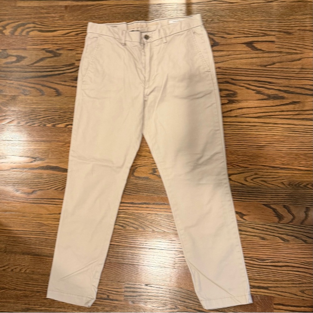 Banana RepublicLived in Skinny  Light Beige Chinos 32x30